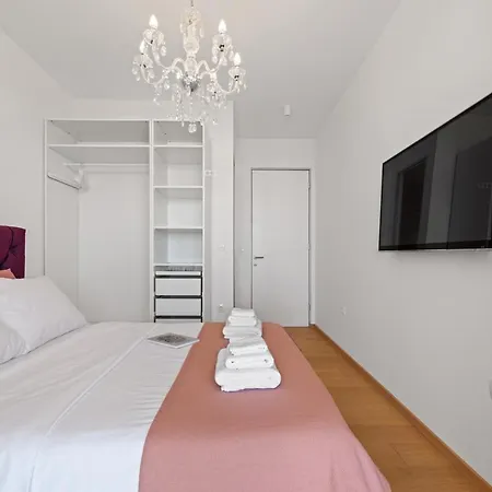 Zara Apartment